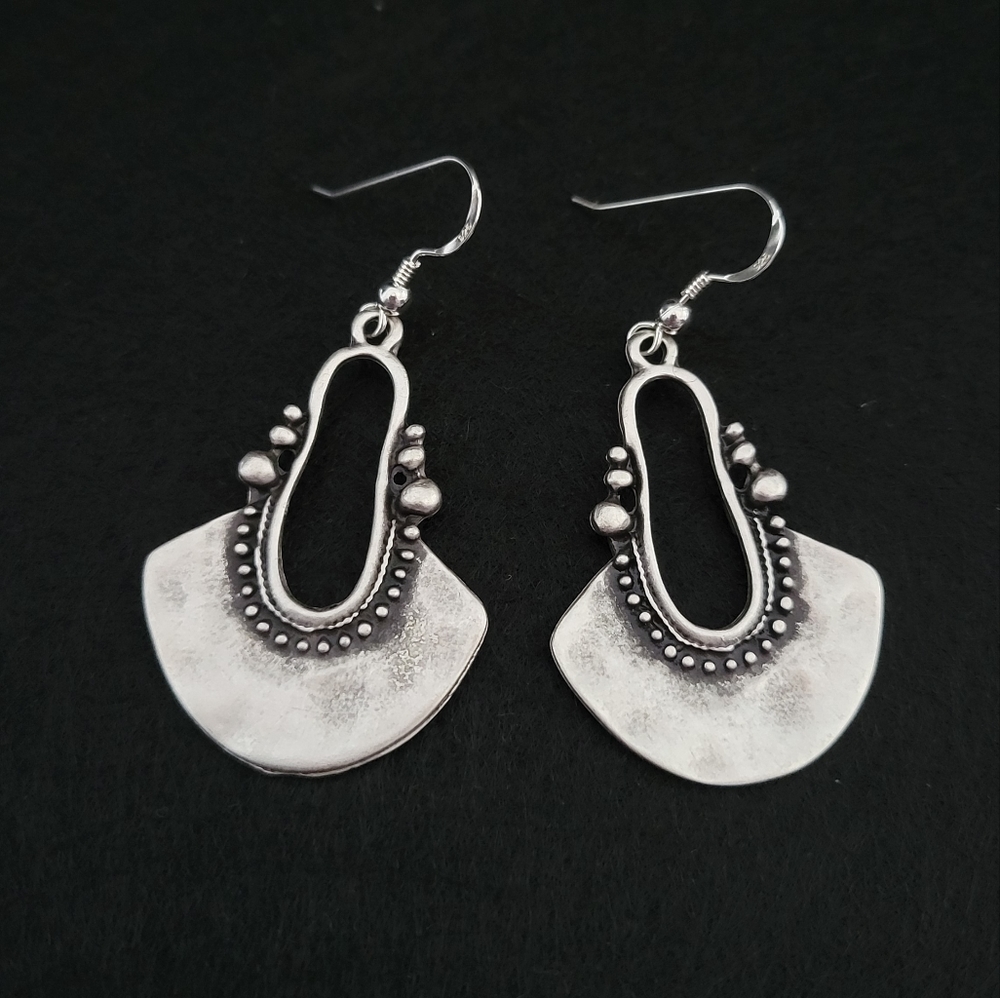 Adorable Bohemian Antique Silver Plated Dangle Earrings